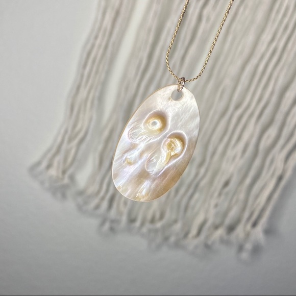 Stunning Blister Pearl Pendant Necklace - Picture 5 of 8